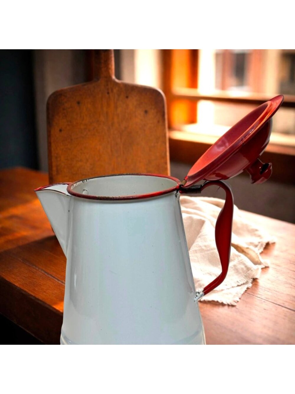 Vintage Red & White Enamelware Coffee Pot With Lid – Rustic Farmhouse Décor Piec - Picture 2 of 8